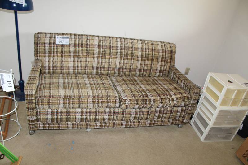 lot 457 image: Simmons Hide-A-Bed Living Room Sofa Bed