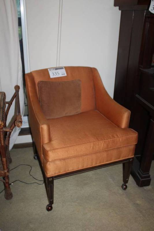 lot 335 image: Rolling Living Room Arm Chair