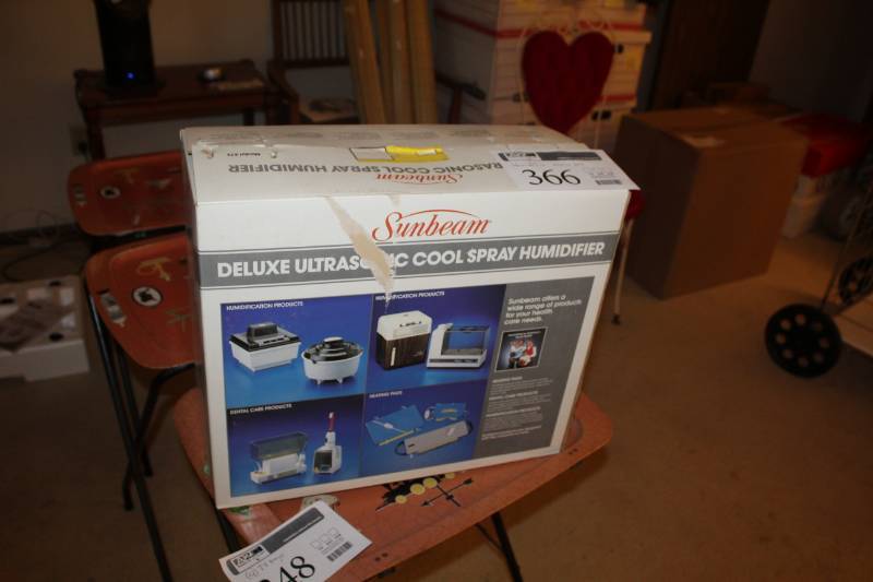 lot 366 image: Sunbeam Deluxe Ultrasonic Cool Spray Humidifier