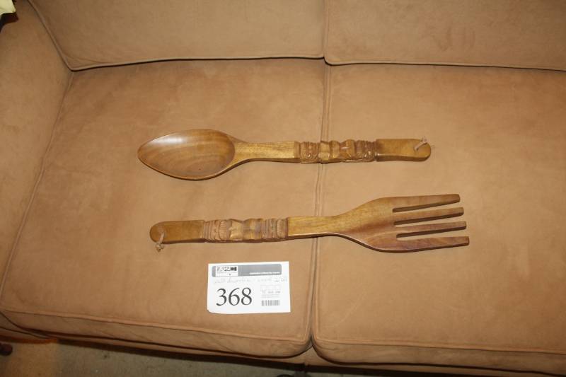 lot 368 image: Decorative Wood Spoon and Fork