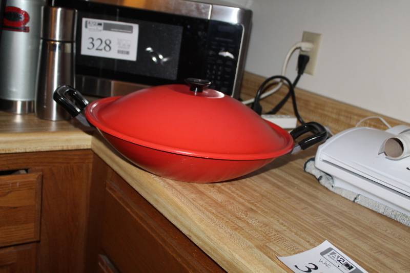 lot 387 image: Wok with Lid
