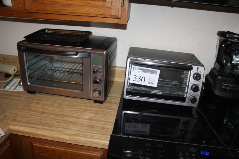 lot 330 image: Lot of (2) Black & Decker Convection Toaster Oven, Oster Toaster Oven