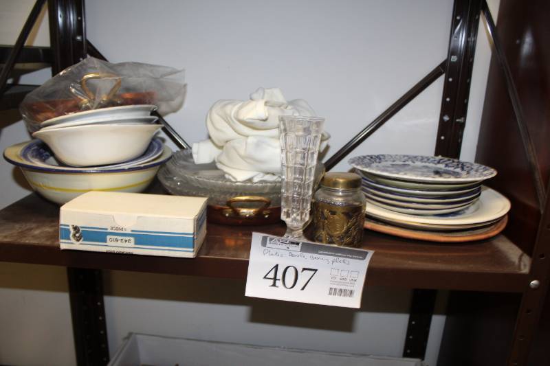 lot 407 image: Decorative Blue Ceramic Plates, Ceramic Bowls, Glass and Ceramic Serving Plates