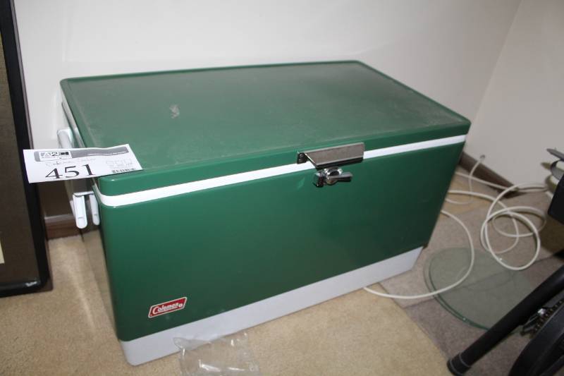 lot 451 image: Coleman Cooler Chest