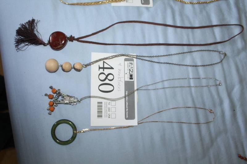 lot 480 image: Lot of (4) Womens Pendant Necklaces