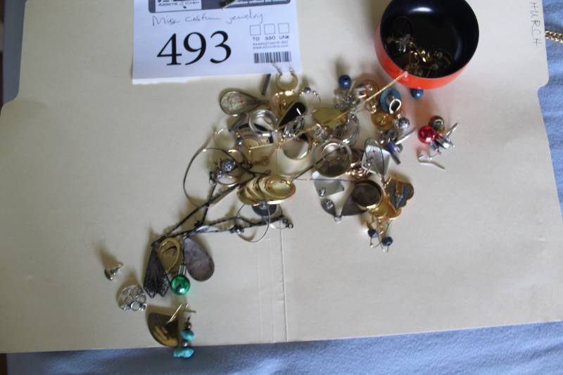 lot 493 image: Costume Jewelry