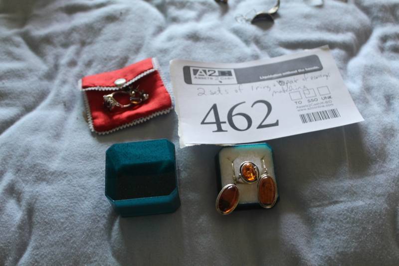 lot 462 image: 2 Sets of Matching Ring and Earrings, Ring Purse, Earring Box