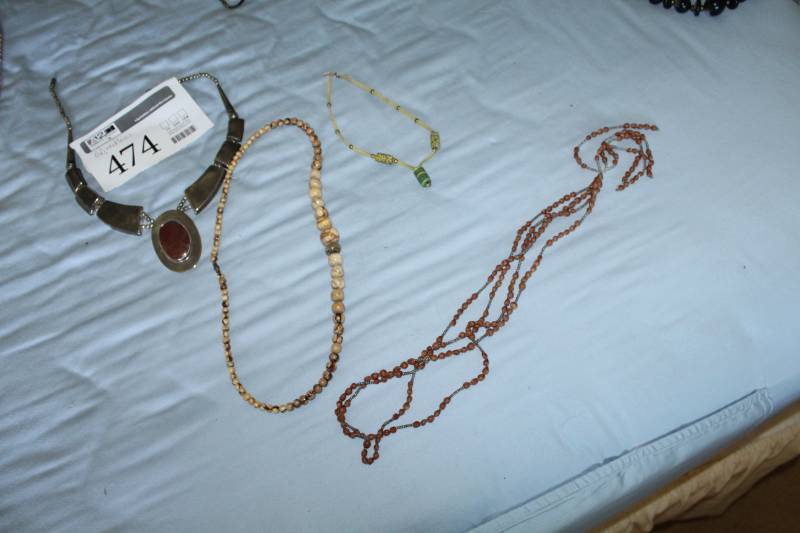 lot 474 image: Lot of (4) Womens BeadMedallion Necklaces