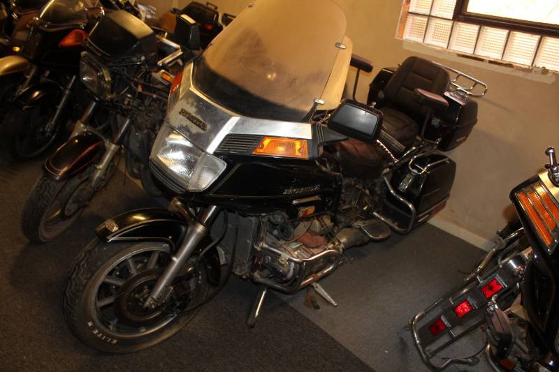 lot 7 image: 1986 Honda GL 1200 Goldwing Motorcycle