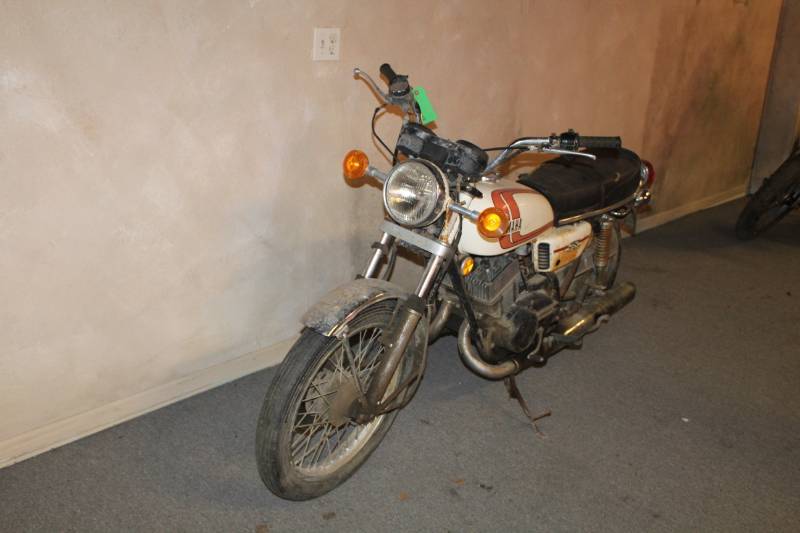 lot 8 image: 1975 Yamaha RD 250 Motorcycle