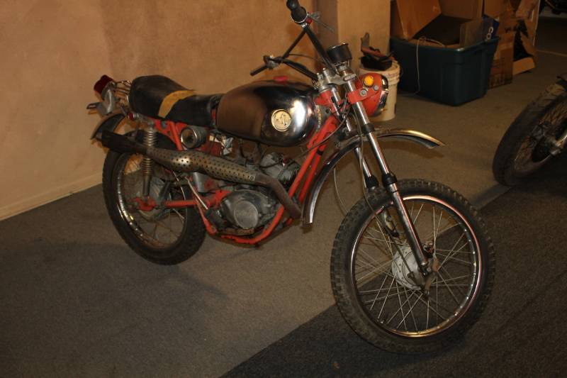 lot 11 image: 1971 Hodaka Ace 100 Motorcycle