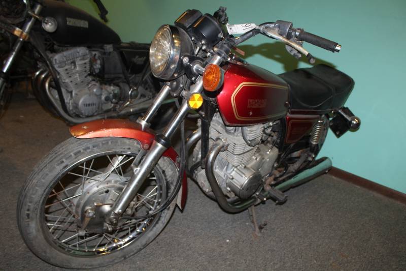 lot 162 image: 1976 Yamaha XS 360 Motorcycle