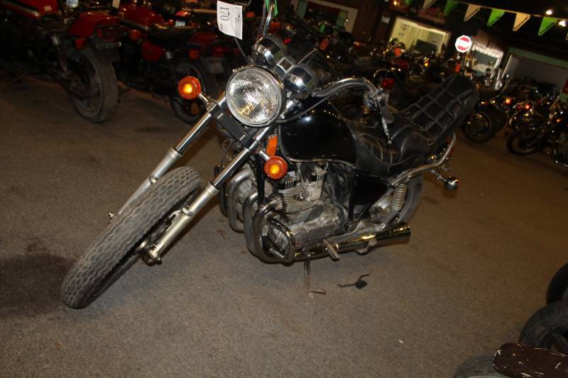 lot 170 image: 1982 Yamaha 650 Maxim Motorcycle