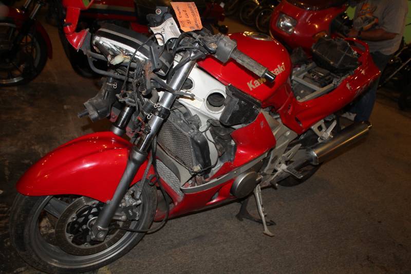 lot 179 image: 1995 Kawasaki ZX 600 B Motorcycle
