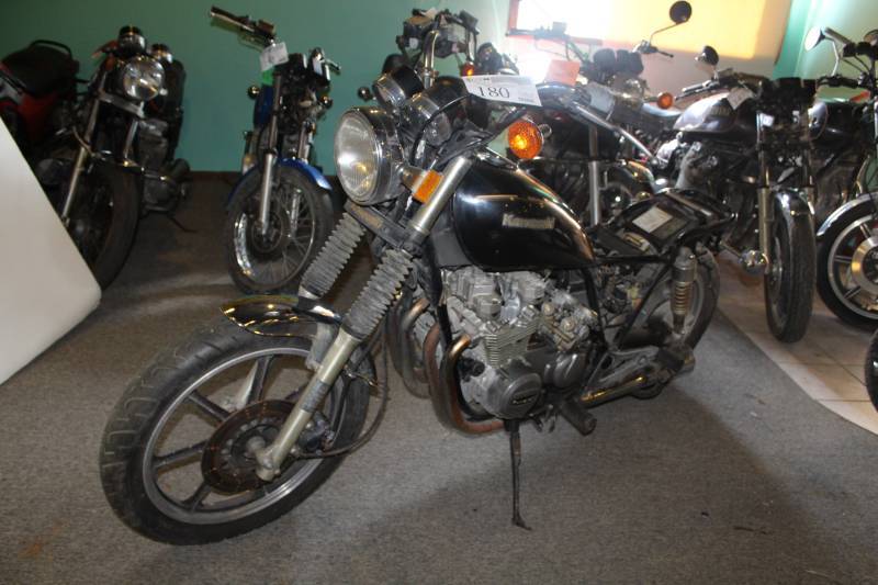 lot 180 image: 1983 Kawasaki 550 Spectra Motorcycle