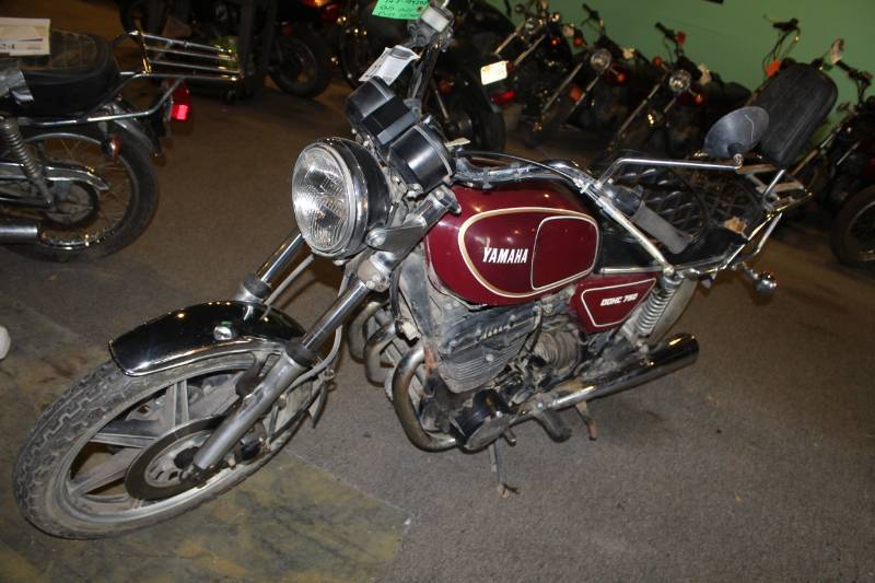 lot 22 image: 1977 Yamaha DOHC  XS750D Motorcycle