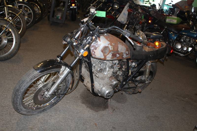 lot 187 image: 1977 Suzuki GS 750 Motorcycle