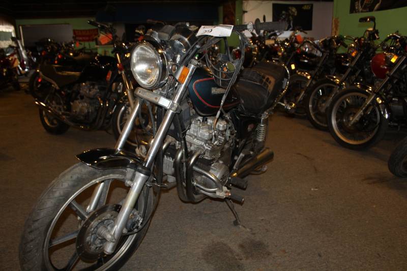 lot 29 image: 1982 Kawasaki KZ 550 LTD Motorcycle