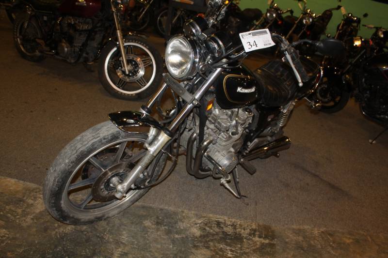 lot 34 image: 1980 Kawasaki 750 LTD Motorcycle