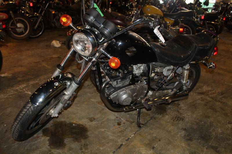 lot 209 image: 1985 Suzuki GS 450 L Motorcycle