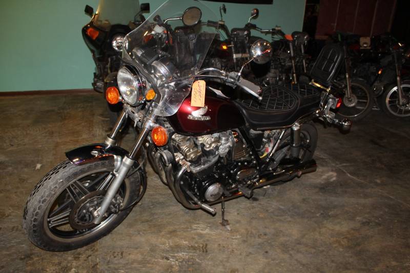 lot 213 image: 1982 Honda CB 900 Custom 10 Speed Motorcycle