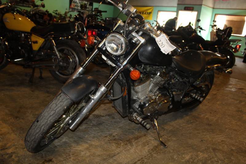 lot 220 image: 1999 Honda VLX 600 Shadow Motorcycle