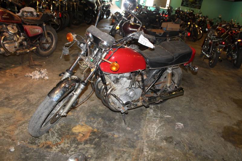 lot 231 image: 1980 Suzuki GS 550 L Motorcycle