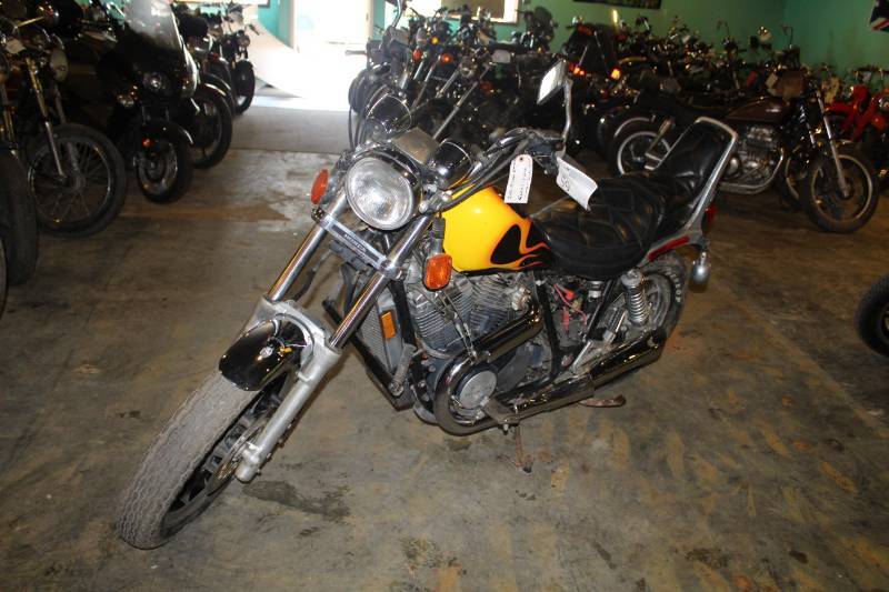 lot 59 image: 1983 Honda VT 750 C Shadow Motorcycle