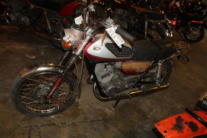 lot 233 image: 1969 Suzuki T 200 Motorcycle