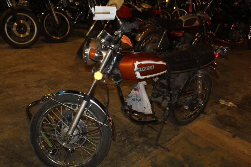 lot 234 image: 1975 Suzuki GT 185 Motorcycle