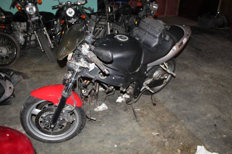 lot 68 image: 1999 Triumph 600 Motorcycle