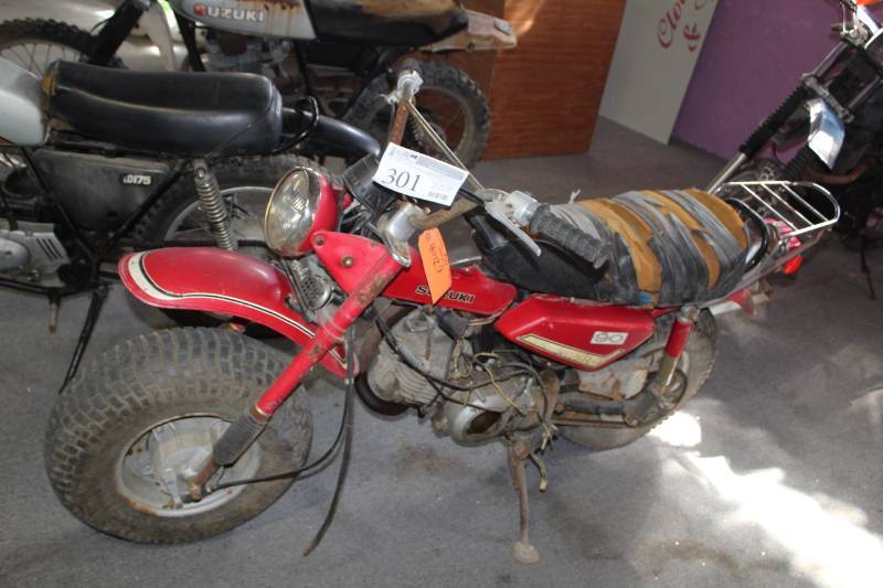 lot 301 image: 1972 Suzuki RV 90 Motorcycle