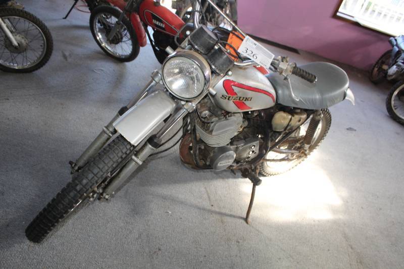 lot 326 image: 1975 Suzuki TS 400 Motorcycle