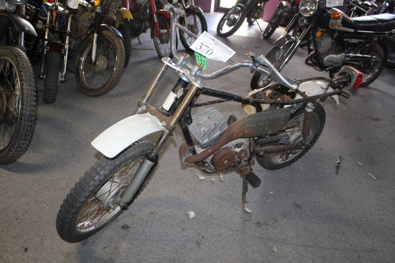 lot 370 image: 1978 Kawasaki KM 100 A Motorcycle