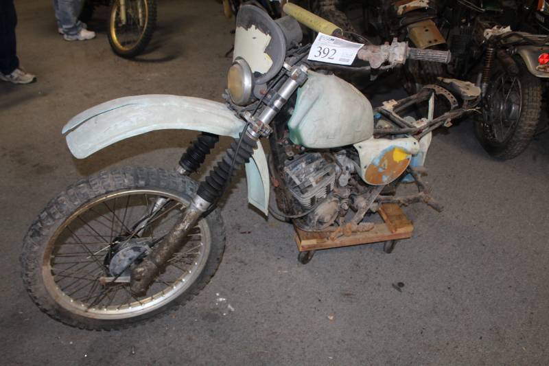 lot 392 image: 1975 Yamaha IT 175 Motorcycle