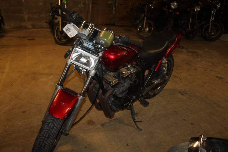 lot 409 image: 1986 Yamaha 700 Radian Motorcycle