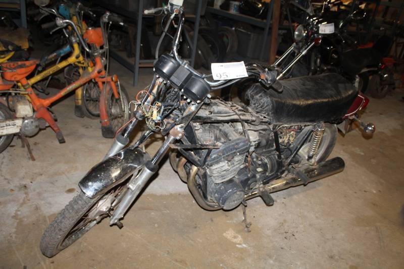 lot 95 image: 1977 Yamaha XS 750 Motorcycle