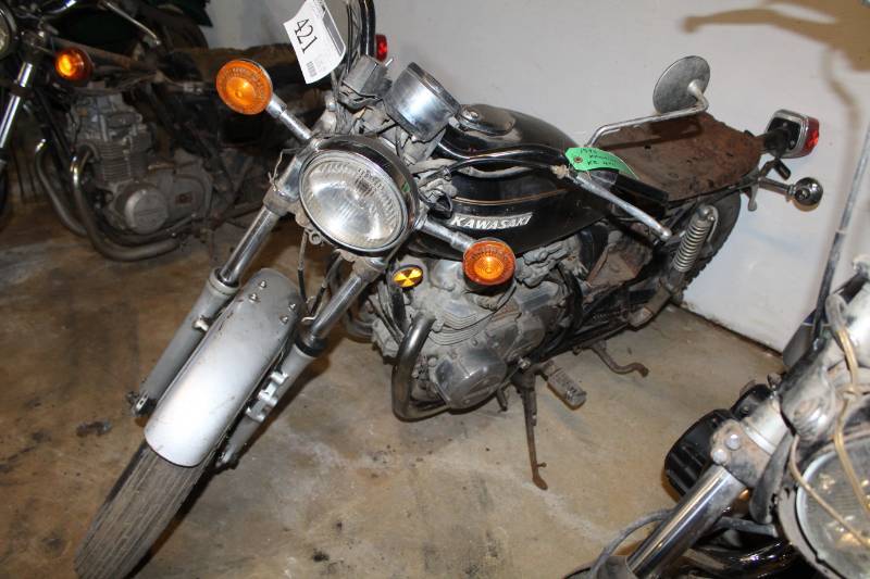 lot 421 image: 1976 Kawasaki KZ 400 Motorcycle