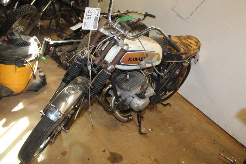 lot 438 image: 1971 Kawasaki A7 350 Avenger Motorcycle