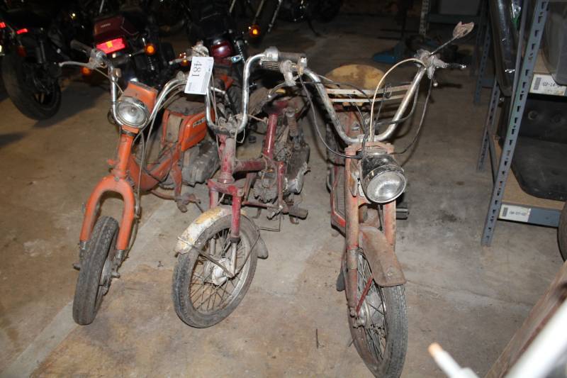 lot 481 image: Four Assorted Mopeds, One Moped For Parts Only