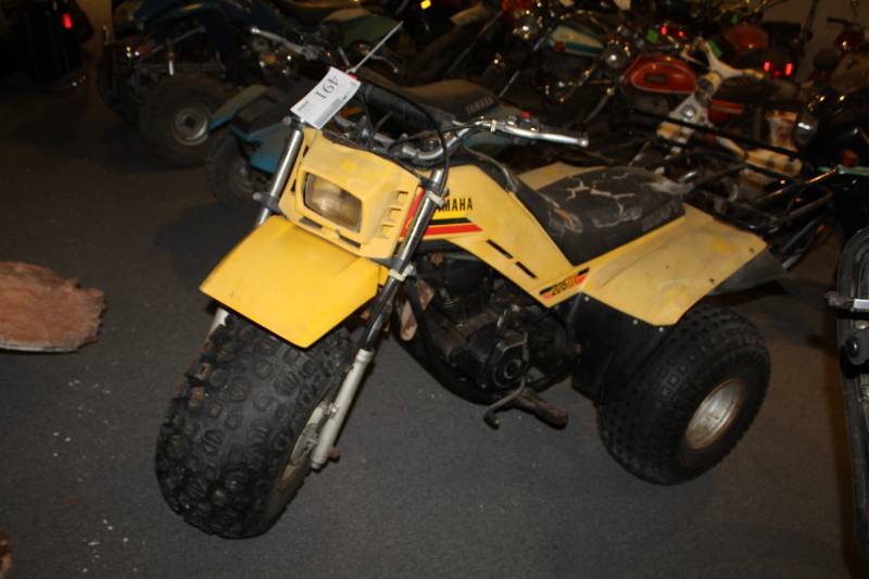 lot 491 image: Yamaha 225 DX 3-Wheel ATV