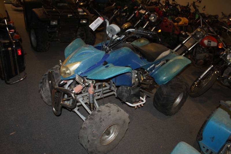 lot 489 image: 2005 QH  ATV