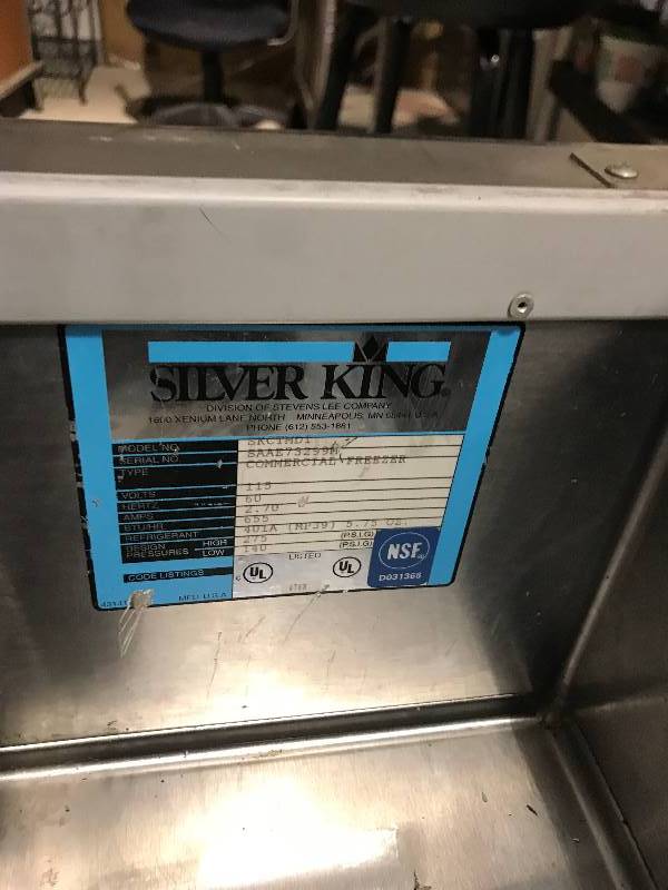 lot 32 image: Silver King Drop In Freezer23X26X21