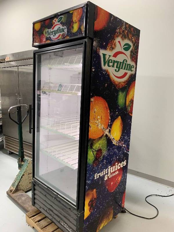 lot 8 image: True, Mod GDM-26, single glass door refrigerator, NSF,  115 volts, 7.5 amps wdoor lock & keyRuns Cools