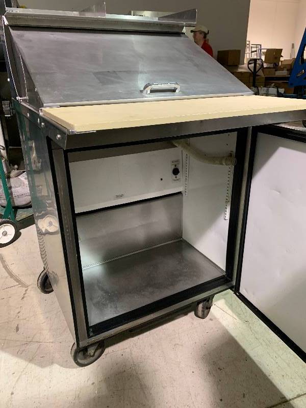 lot 23 image: Beverage Air, Mod #SUR27, refrigerated prep table, NSF, SN 3412319, 115 volts, 4.0 amps, Runs Cools