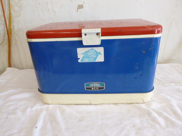 lot 16 image: Thermos Cooler