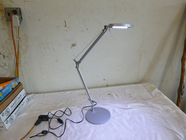 lot 19 image: LED Desk Lamp