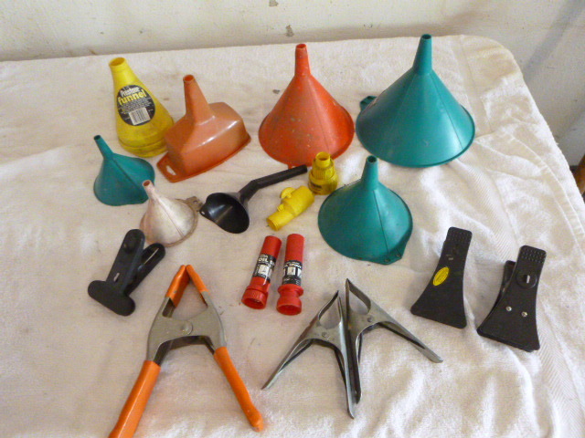 lot 22 image: Funnels and Clamps
