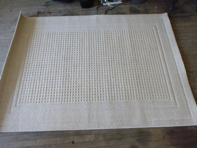 lot 72 image: Area Rug