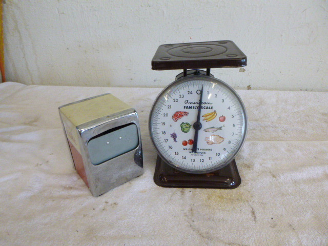 lot 88 image: Coca-Cola Napkin Holder and Scale